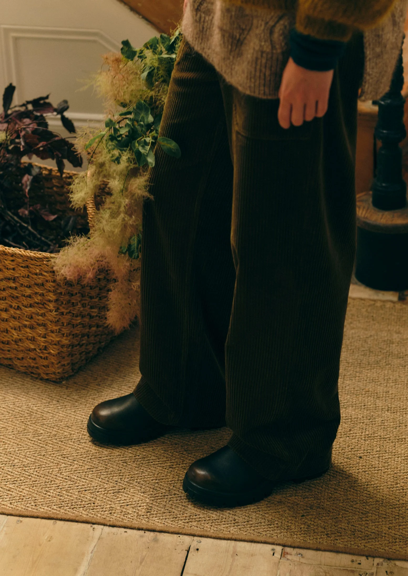 Blundstone Leather Lug Boots | Chocolate - Image 2