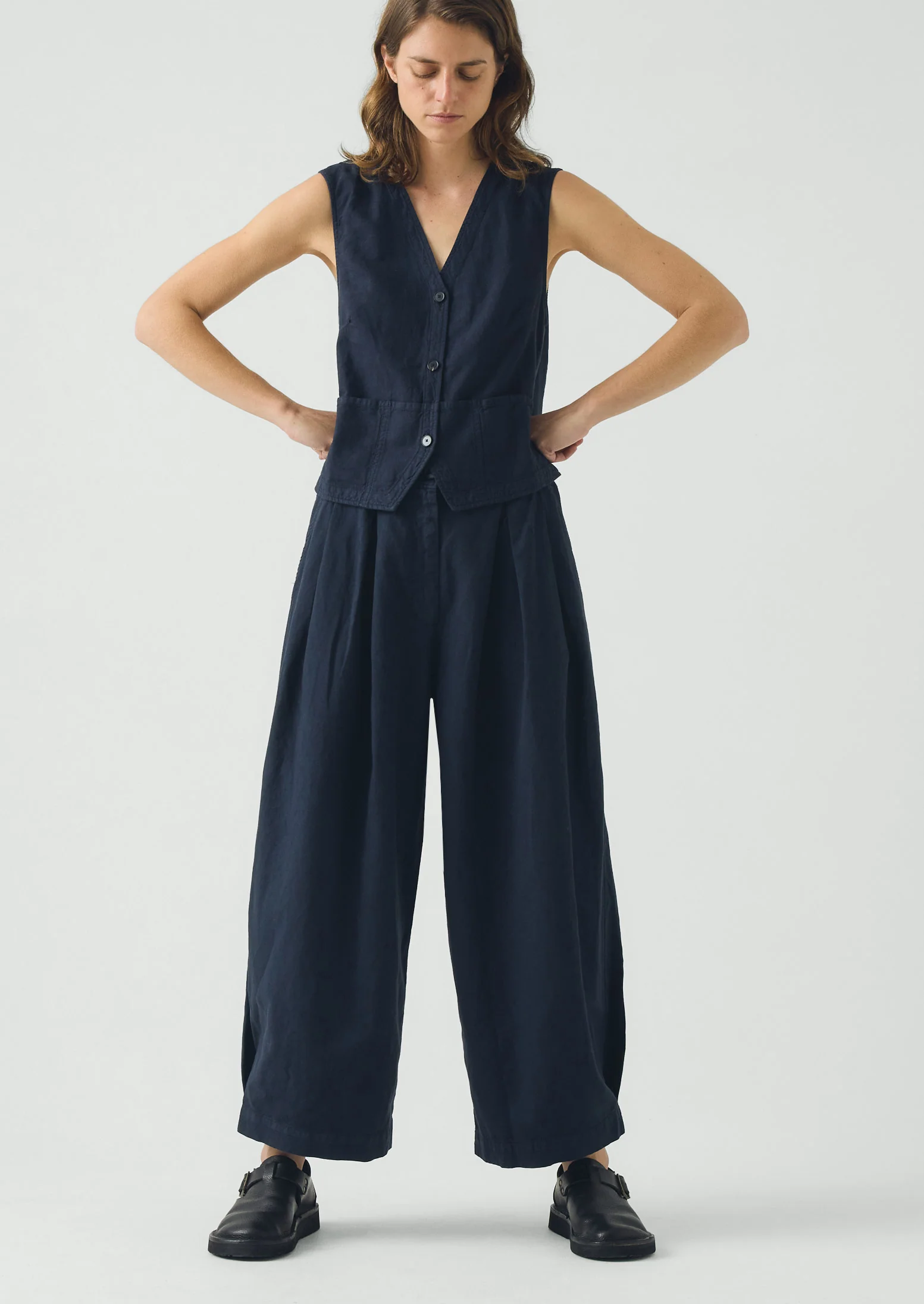 Carys Cotton Linen Canvas Wide Leg Trousers | Anthracite - Image 2