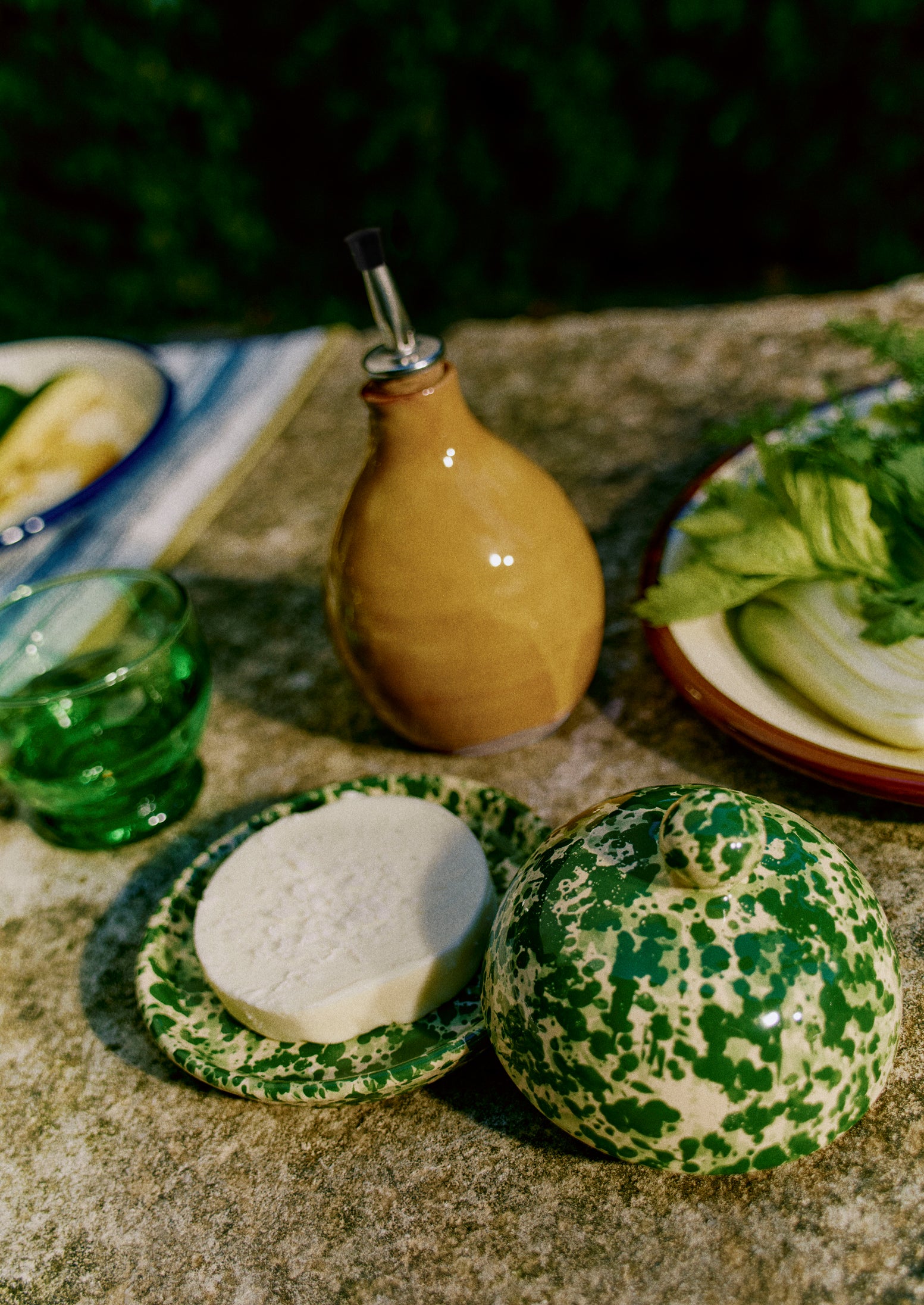 Cortona Splatter Butter Dish | Cream/Leaf - Image 4