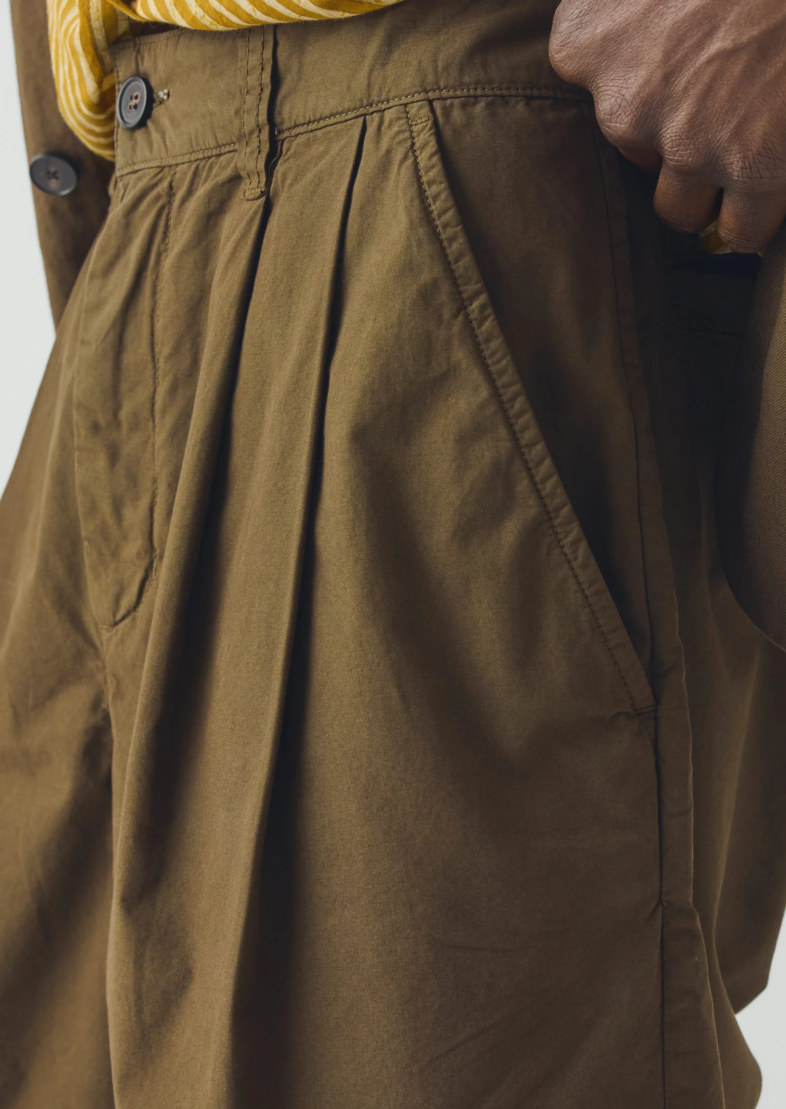 Double Pleat Cotton Poplin Shorts | Bronze Green - Image 3