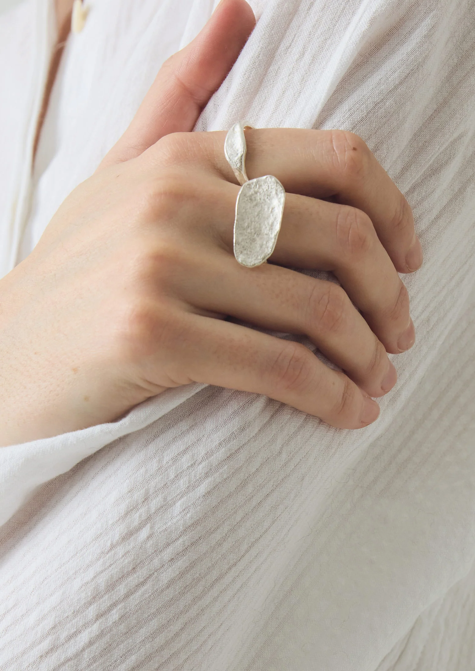Emily Nixon Quoit Silver Ring | Silver - Image 3