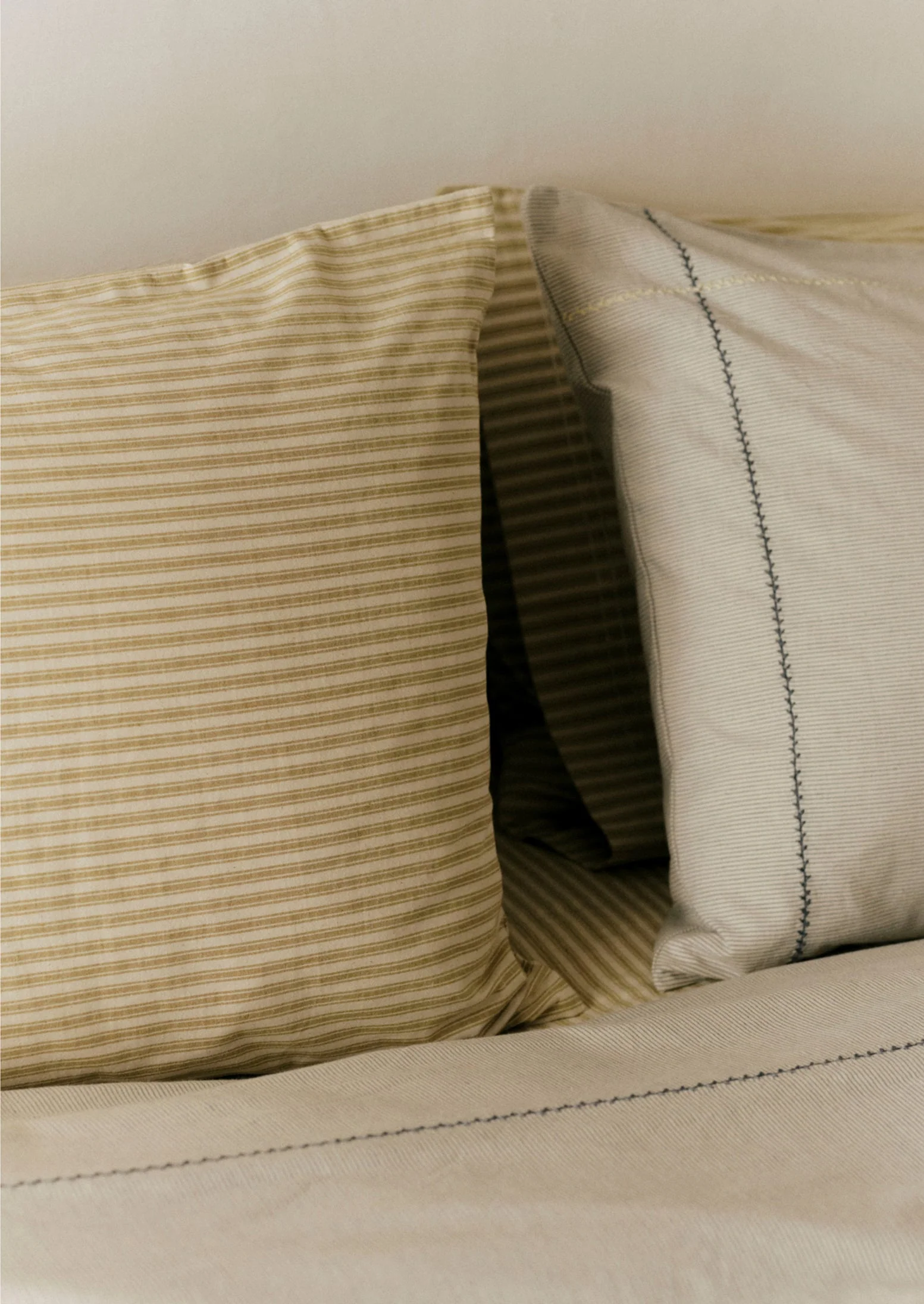 Fine Stripe Cotton Housewife Pillowcase | Ecru/Smoke Blue - Image 3