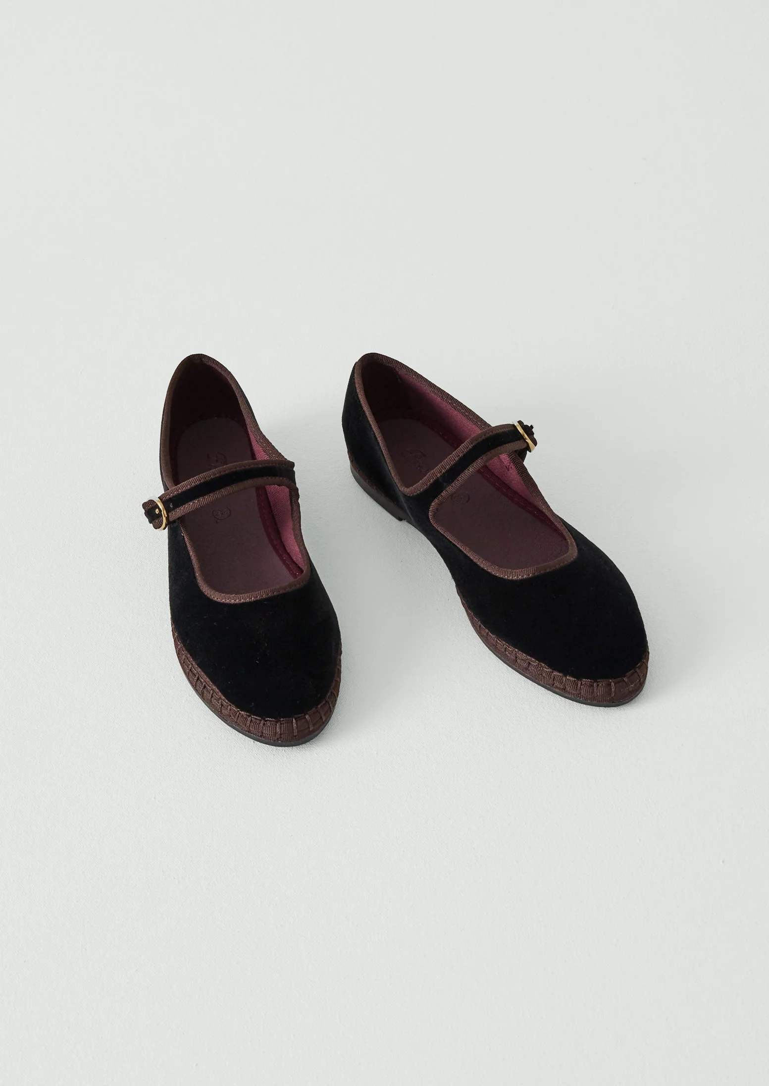Flabelus Velvet Mary Jane Shoes | Black/Brown