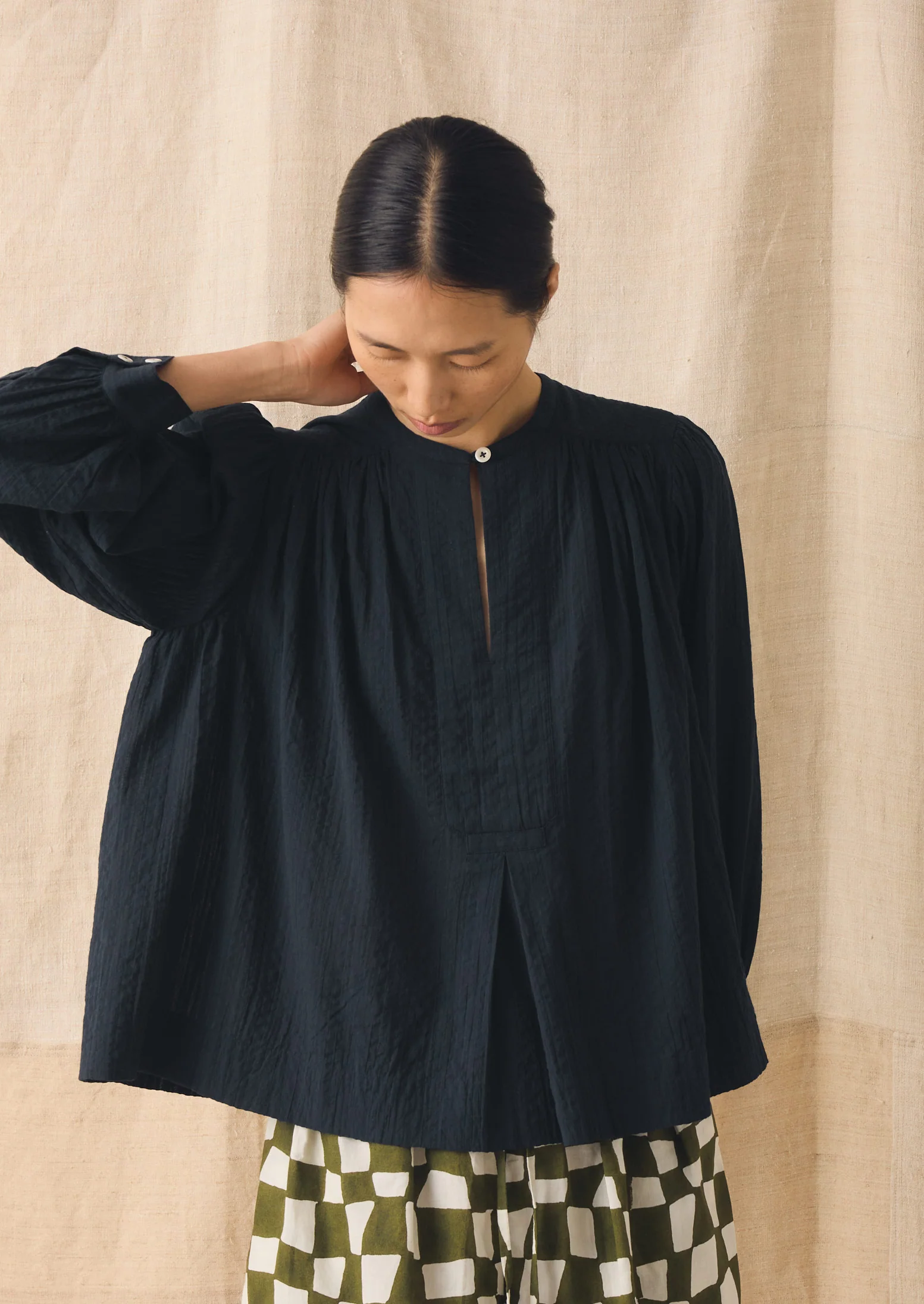 Lightweight Cotton Seersucker Shirt | Navy - Image 2