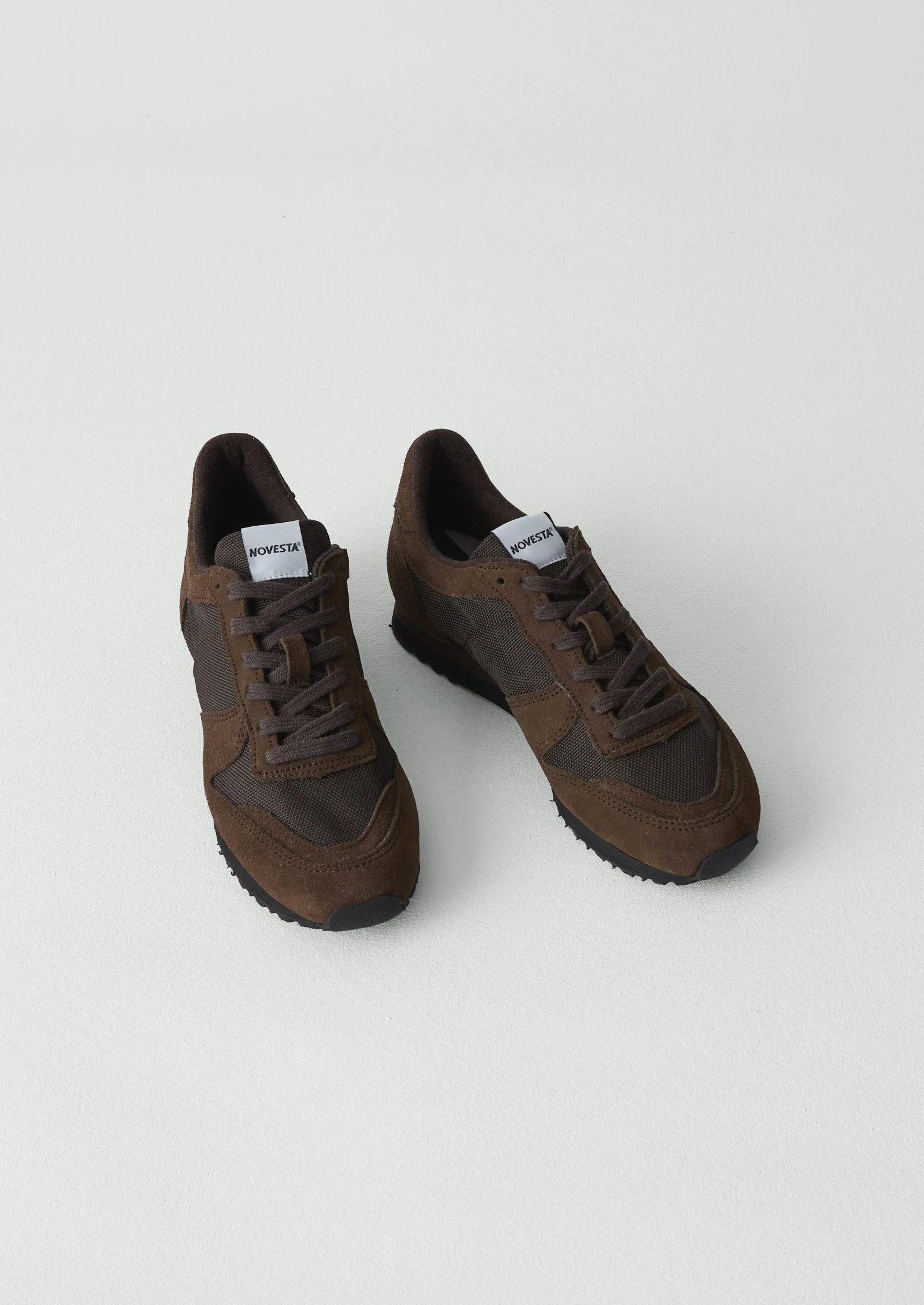 Novesta Marathon Trail Trainers | Bitter Chocolate