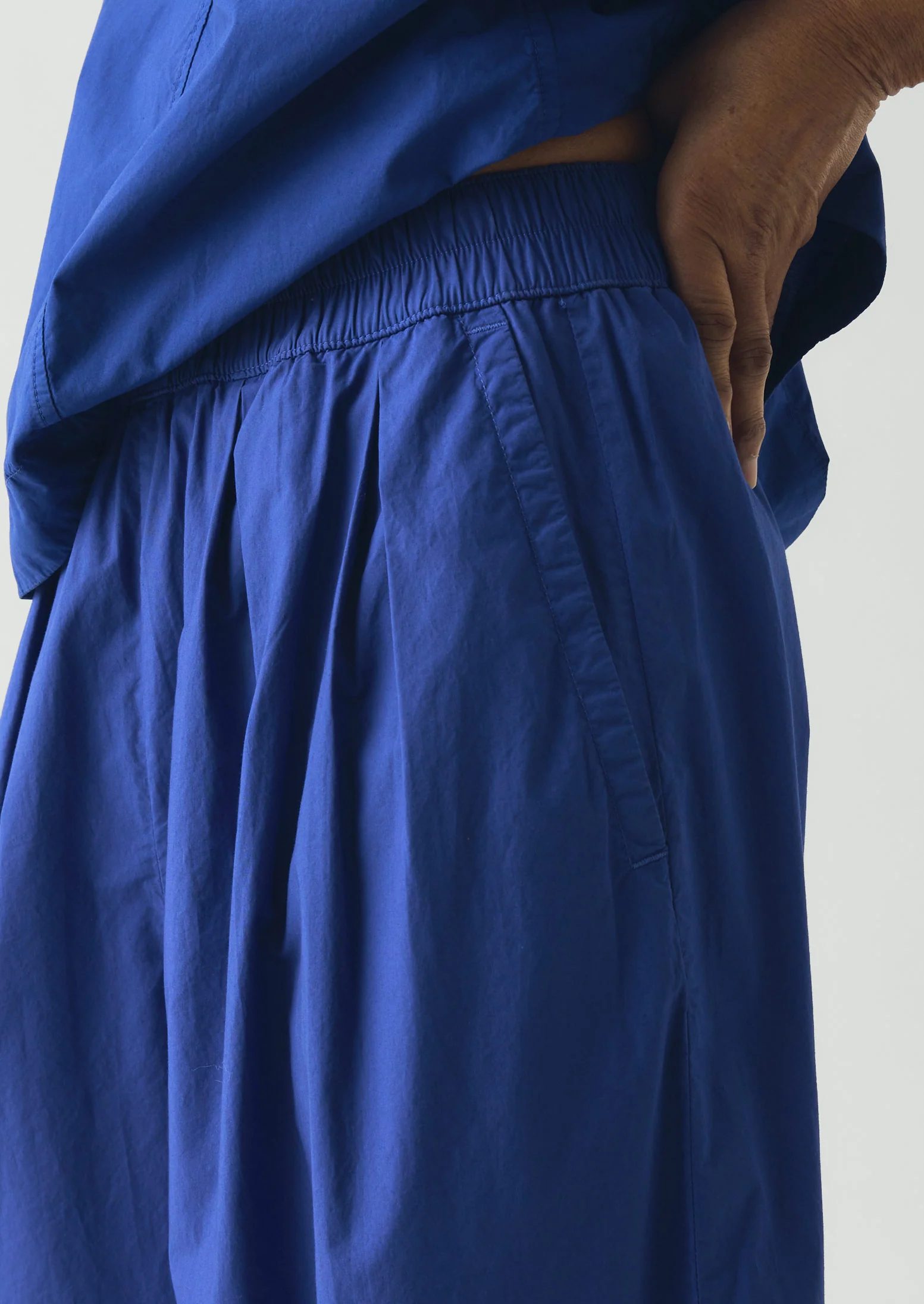 Pleated Pull On Cotton Poplin Trousers | Carmine Blue - Image 3