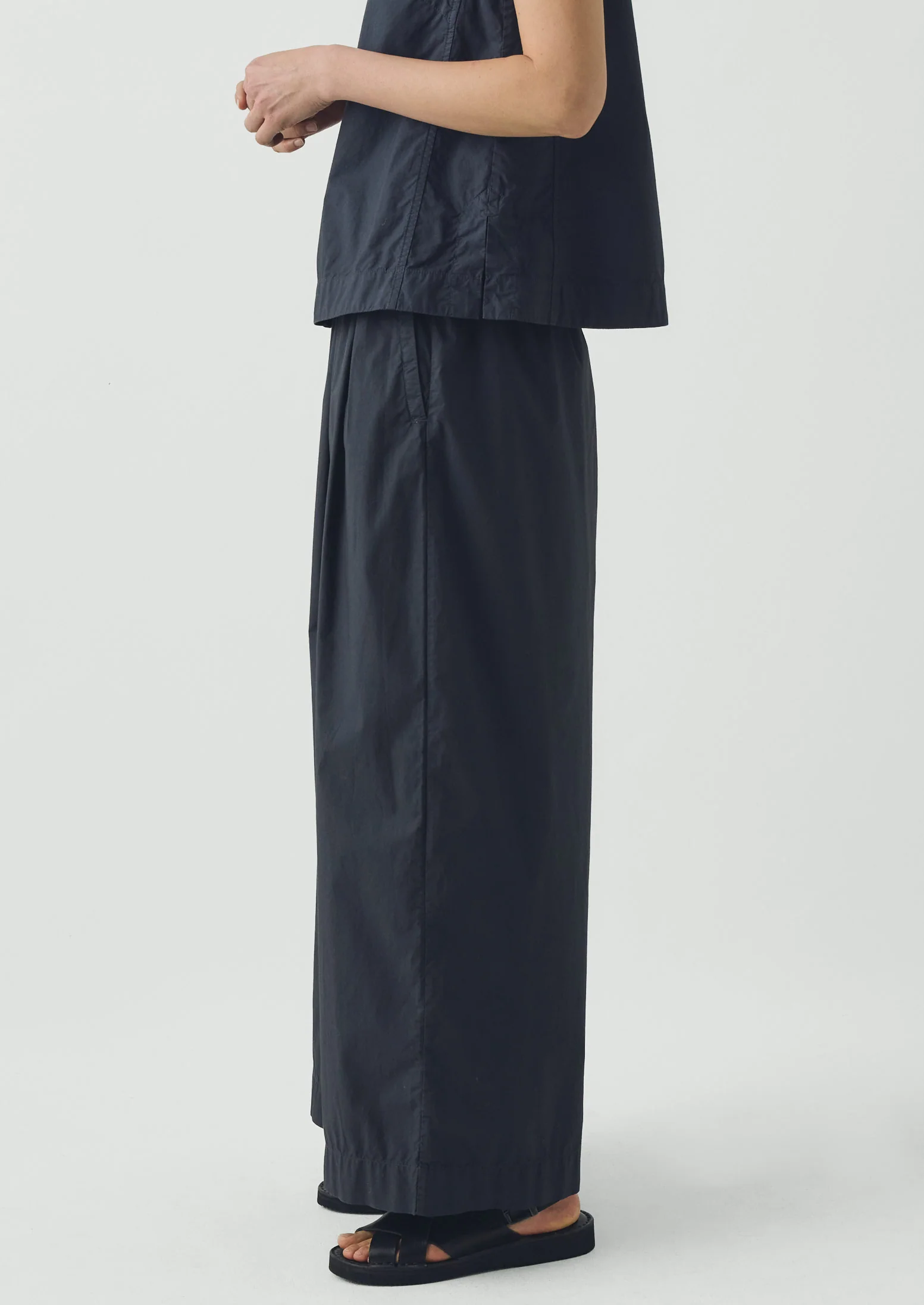 Pleated Pull On Cotton Poplin Trousers | Slate - Image 6